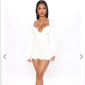 White long sleeve crop top